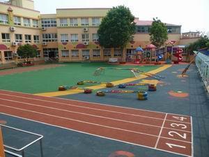供應青島幼兒園塑膠地面價格 青島幼兒園活動場地鋪裝_運動、休閑_世界工廠網中國產品信息庫