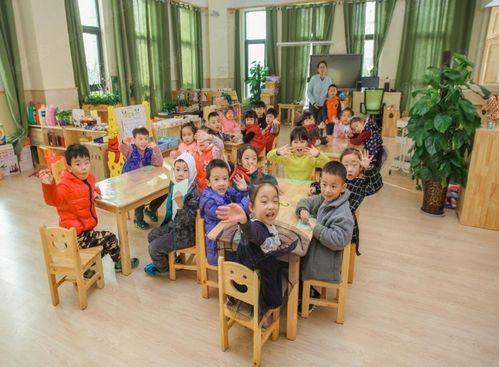 幼兒園 延時(shí)服務(wù) 六點(diǎn)放學(xué),孩子接送不用愁了,新的問(wèn)題又出現(xiàn)