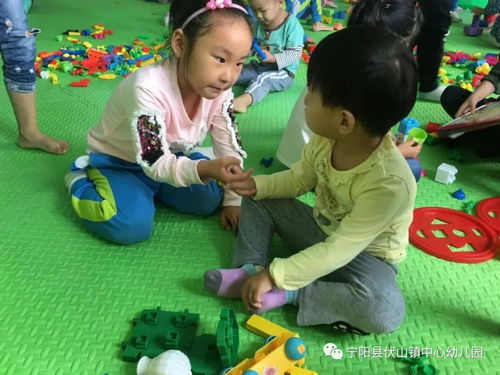 寧陽縣伏山鎮中心幼兒園 我們愛上幼兒園 大手牽小手活動