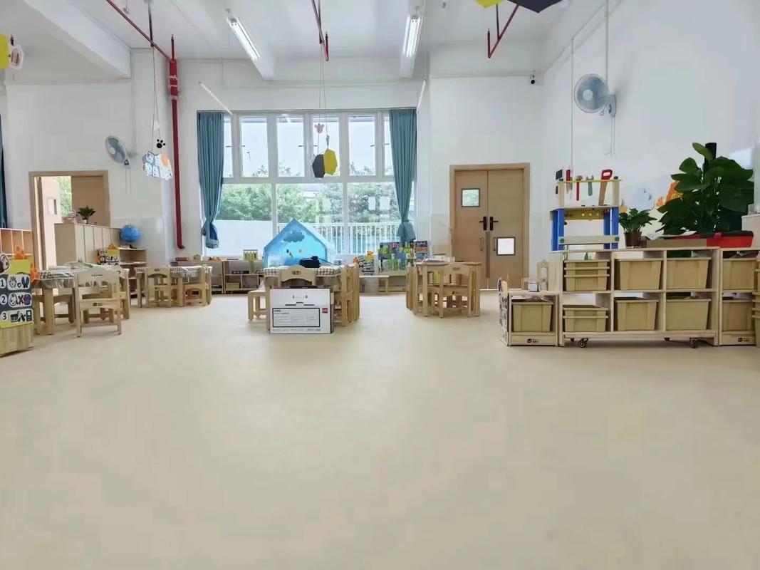 幼兒園塑膠地板源頭工廠,精益求精,滿意服務,擁有市場同一產品