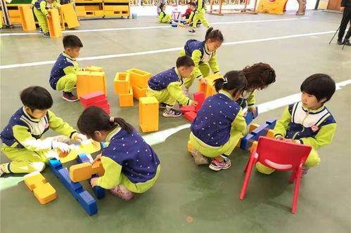 在幼兒園里造了一所 公園 ,這群孩子真牛