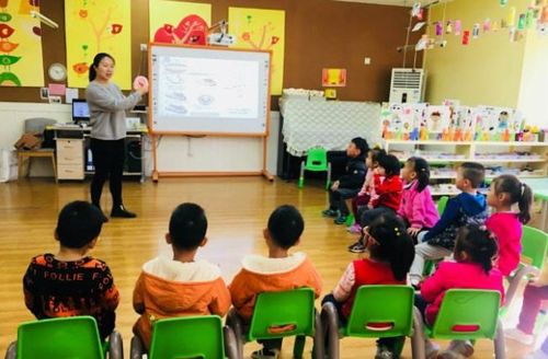 幼兒園小班幼兒的上課時(shí)間是多少