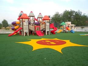 幼兒園鋪設人造草坪 co土木在線