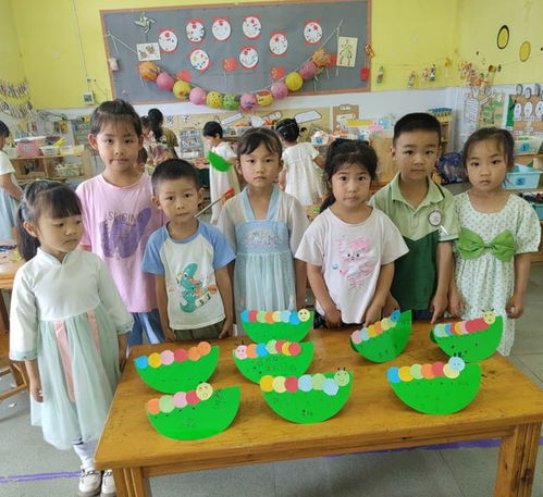 陽春鎮桐梓幼兒園大二班開展“搖搖擺擺毛毛蟲”特色手工活動